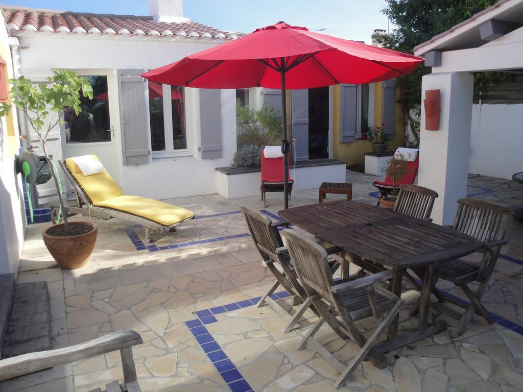 נוארמוטייה-אן-ליל Les Yeux Bleus Bed & Breakfast מראה חיצוני תמונה