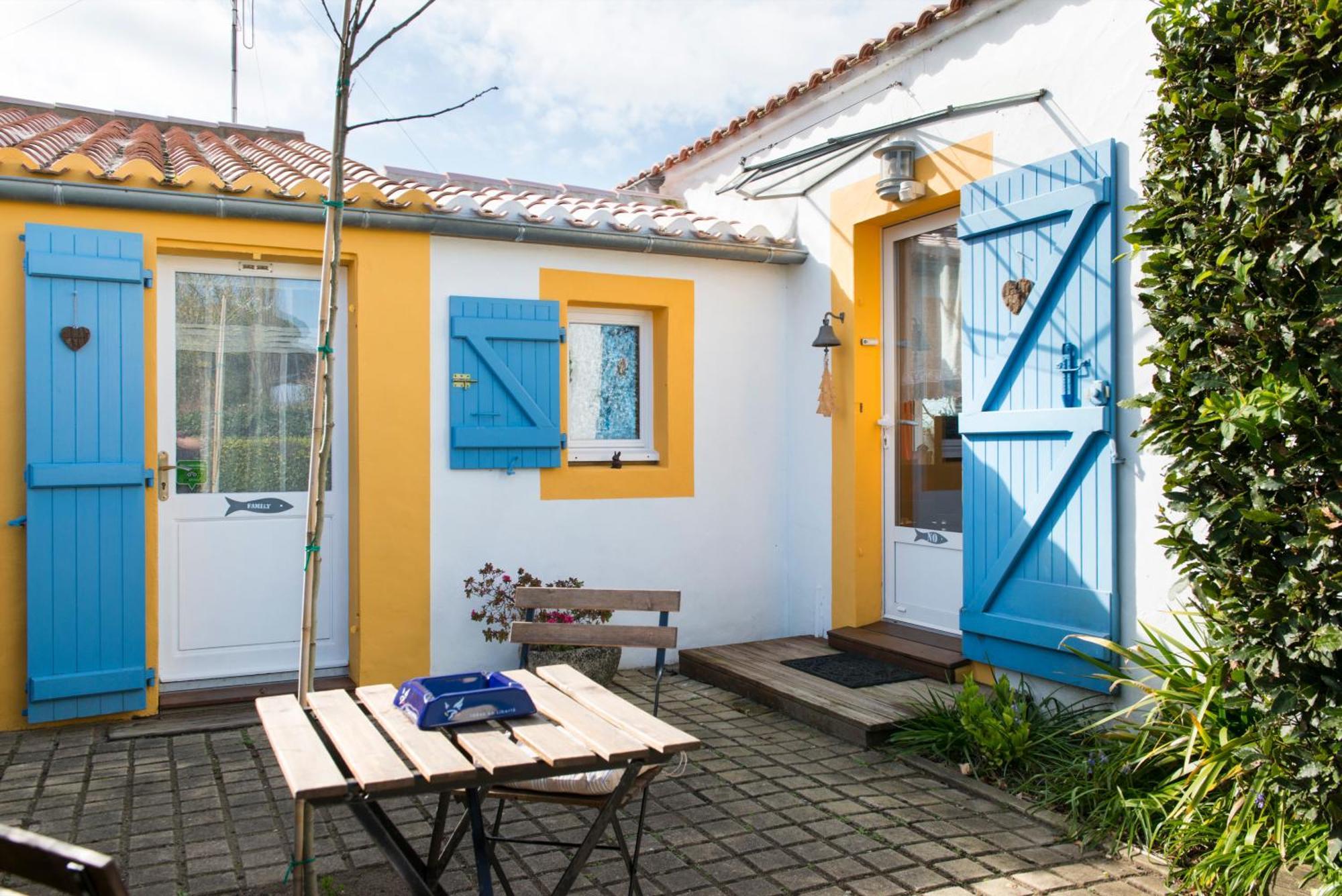 נוארמוטייה-אן-ליל Les Yeux Bleus Bed & Breakfast מראה חיצוני תמונה